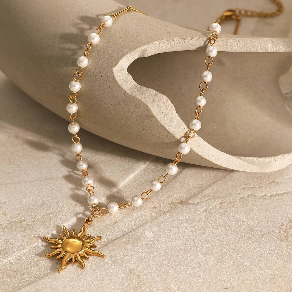 Youthway Personality Sun Pendant Necklace Elegant Multi-Pearl Chain Romantic Birthday Gift for Women Statement Jewelry Accessory Jewelry for Women