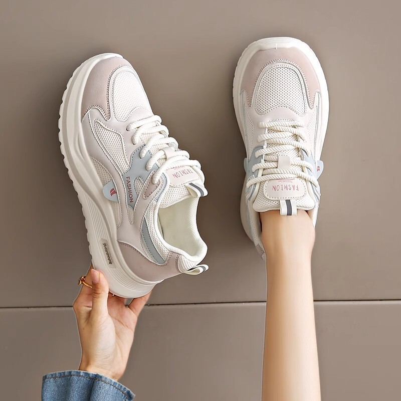 New women's cushioned sports shoes for summer shock-absorbing running lightweight soft sole ultra light anti slip dad shoes designer sports shoes