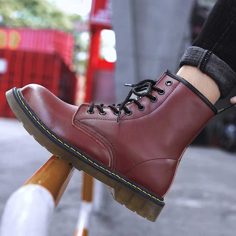 Fashion Mens Leather Boots Genuine Leather Shoes Outdoor Boots Motorcycle Boots Riding Boots Snow Boots Waterproof Work Boots W250811