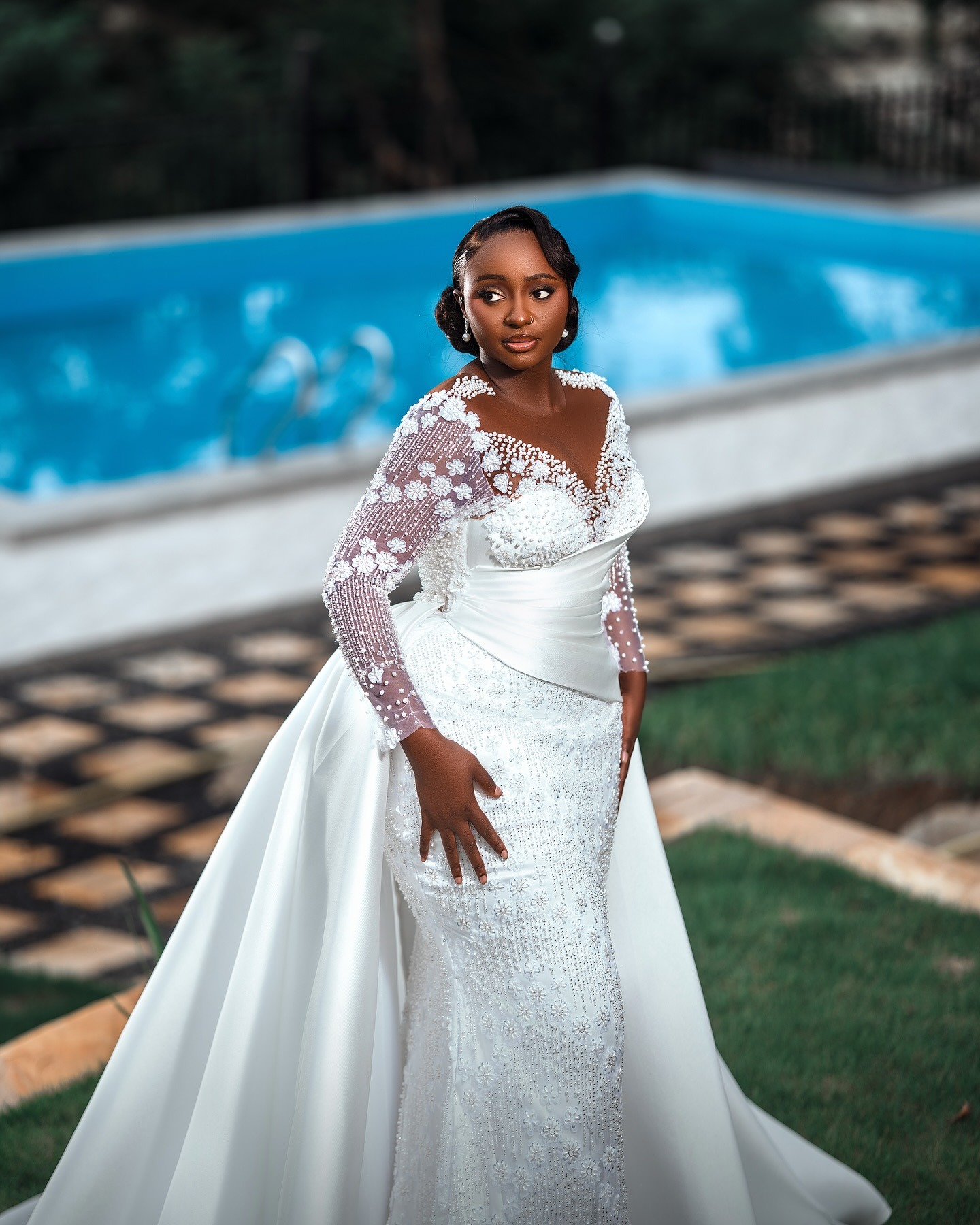 Stylish Wedding Dresses Sequins Beading Bridal Gowns Detachable Train Pearls O Neck Long Sleeve Mermaid Customized Bride Vestidos De Novia Plus Size