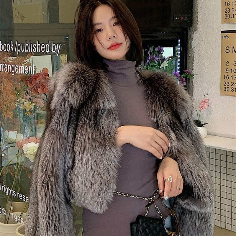 Winter new imitation fox fur grass coat, women's short style, fashionable silver fox short fur coat