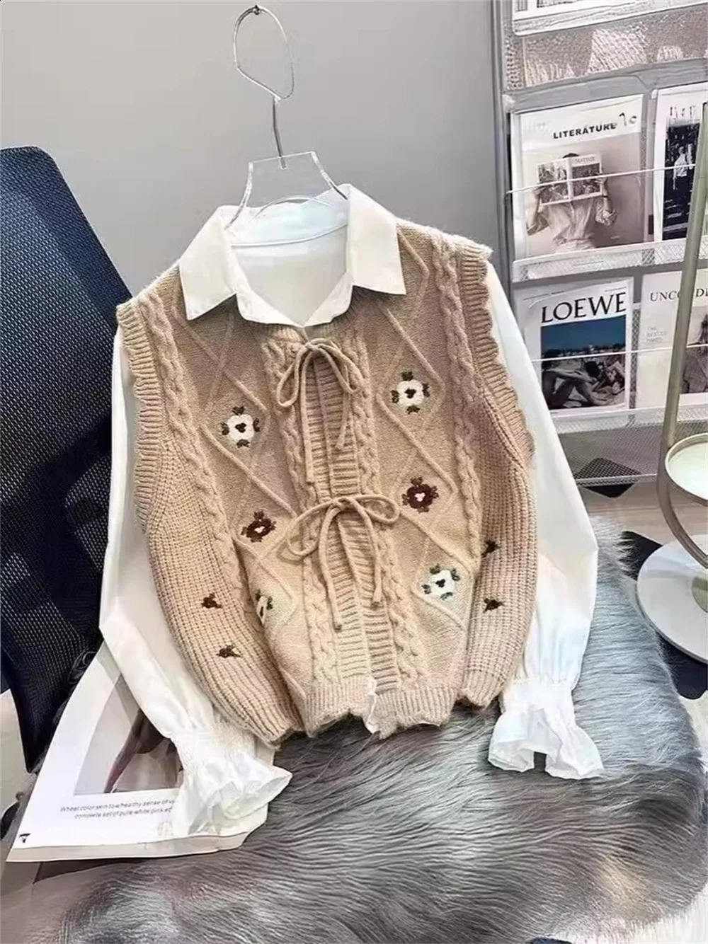 2025 Korean Spring Autumn Cardigan Embroidered Knitted Sweet Vest Women Loose Sleeveless Sweater Waistcoat Female Basic Tops 250805