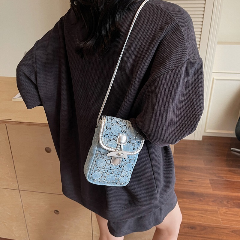This Year's Trendy Small Bags for Women 2025 New Super Popular Denim Fabric Phone Versatile Shoulder Crossbody Bag ddmymoon