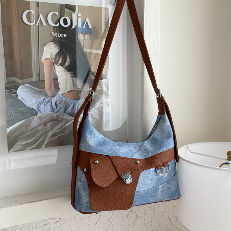 Autumn New Retro Large Capacity Women's Shoulder Bag, New Niche Fashion Commuting Niche Design Women's Crossbody Bag Autumn New Designer Bag