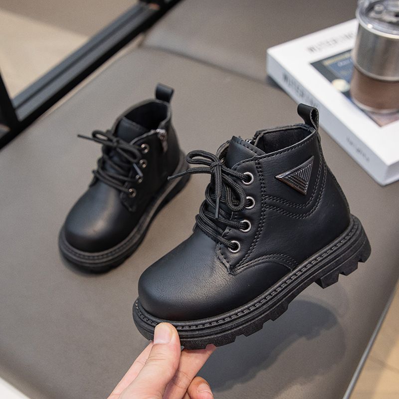 2025 Autumn New Toddler Short Boots for Kids Handsome Triangular Metal Decos Boys Motorcycle Boots Casual Leather Shoes Sizes 21 - 32