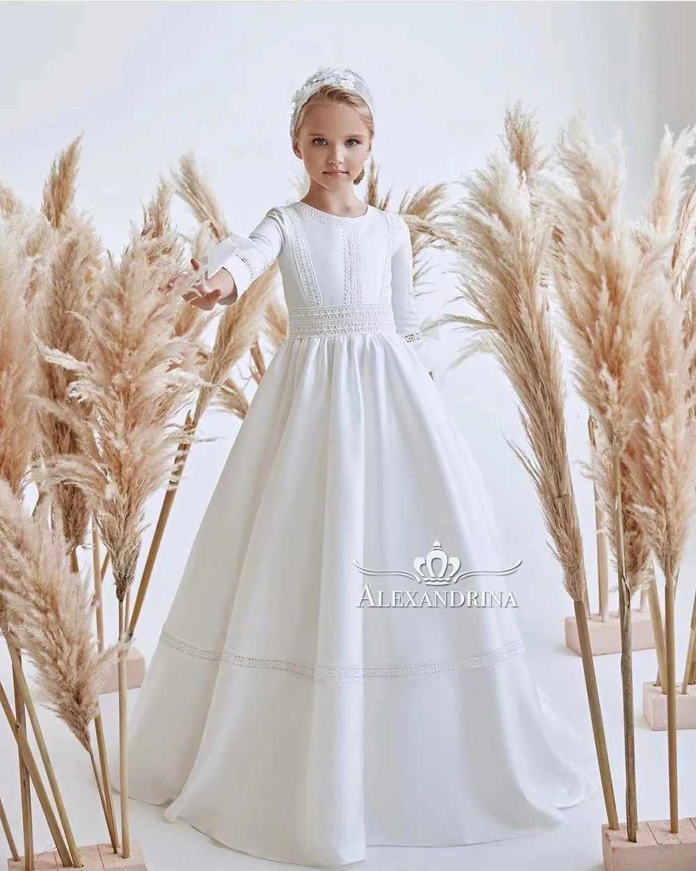 2024 White Satin Elegant Flower Girl Dress for Wedding Half Sleeve Lace with Bows Ball Gown First Communion Dresses for Girls W250811