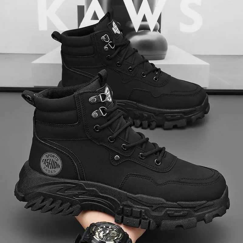 New British Style Mens Boots High Tops Mens Casual Shoes Comfort Anti Slip Sport Hiking Boots Designer Luxury Motorcycle Boots W250811