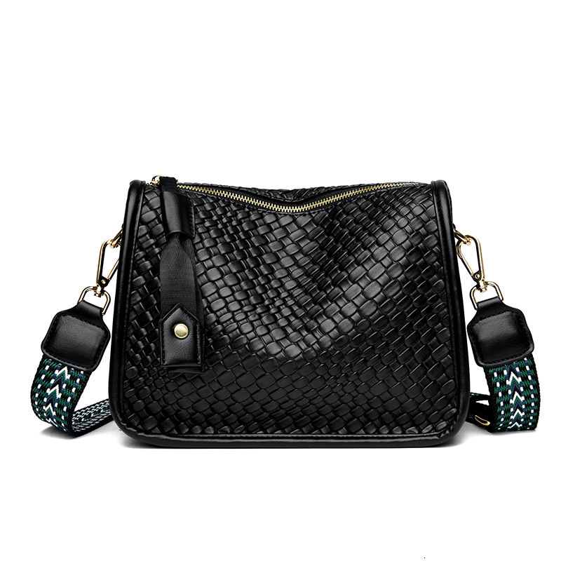 Trendy Woven Single Shoulder Underarm for Women New Simple Versatile Commuter Soft Leather Large Capacity Crossbody Pea Bag ddmymoon