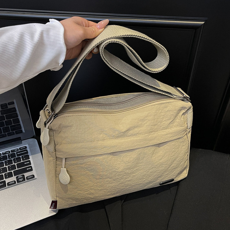 Lightweight Nylon Multi-compartment Crossbody Women 2025 New Trendy Casual Large Capacity Shoulder Bag ddmymoon