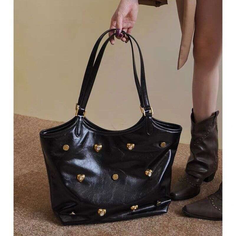 2024 New Large Capacity Women's Versatile Western One Shoulder Handbag Retro and Simple Style Commuting Tote Bag