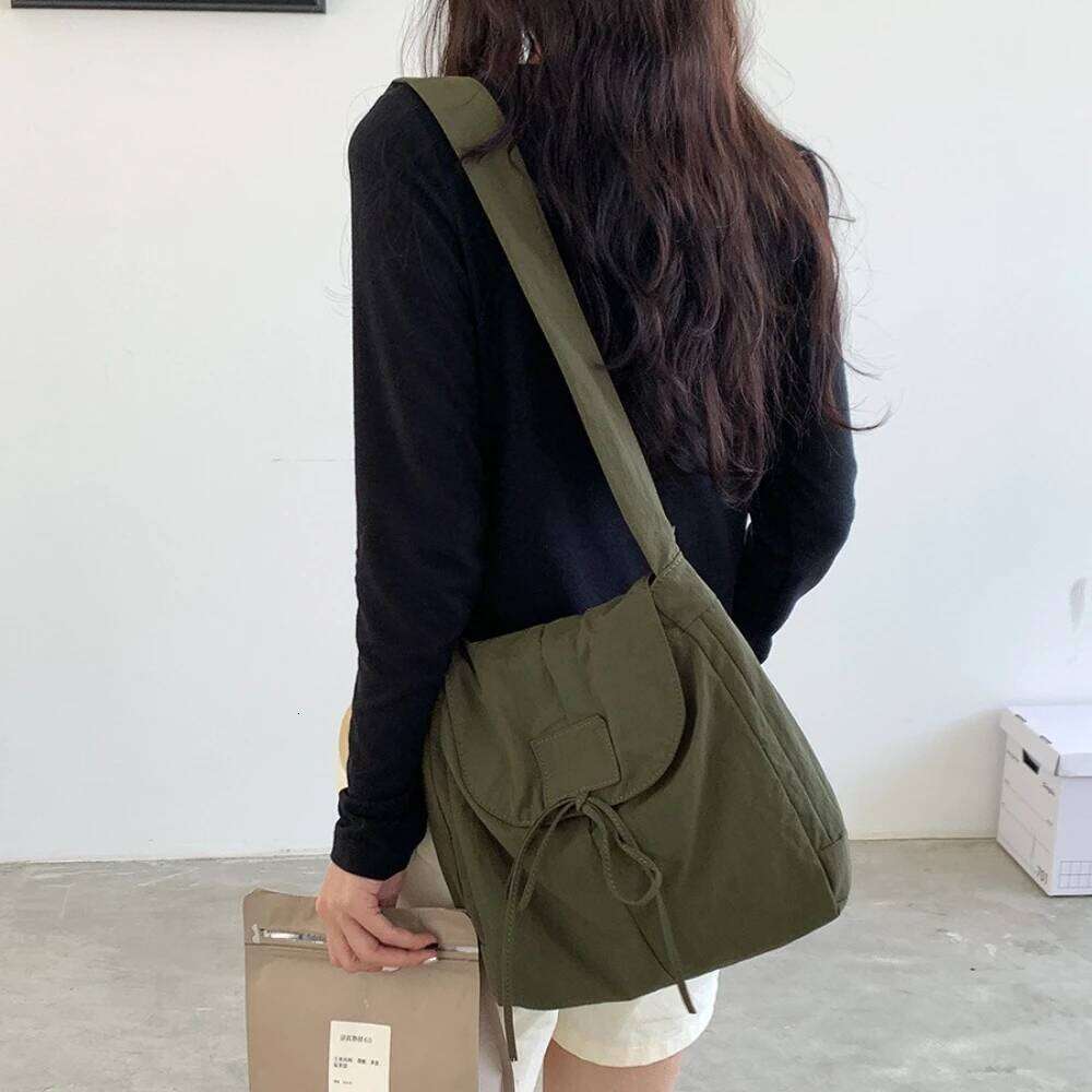 Vintage Flap Nylon Bow Crossbody Large Autumn New Student Commuter Shoulder Winter Solid Colour Simple Messenger Bag