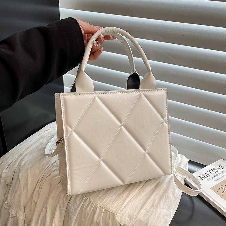 2025 Autumn New Women s Shoulder Bag Quilted Embroidered Women s Small Square Bag bag Autumn New Large Capacity Women s Crossbody Bag Autumn New Desig