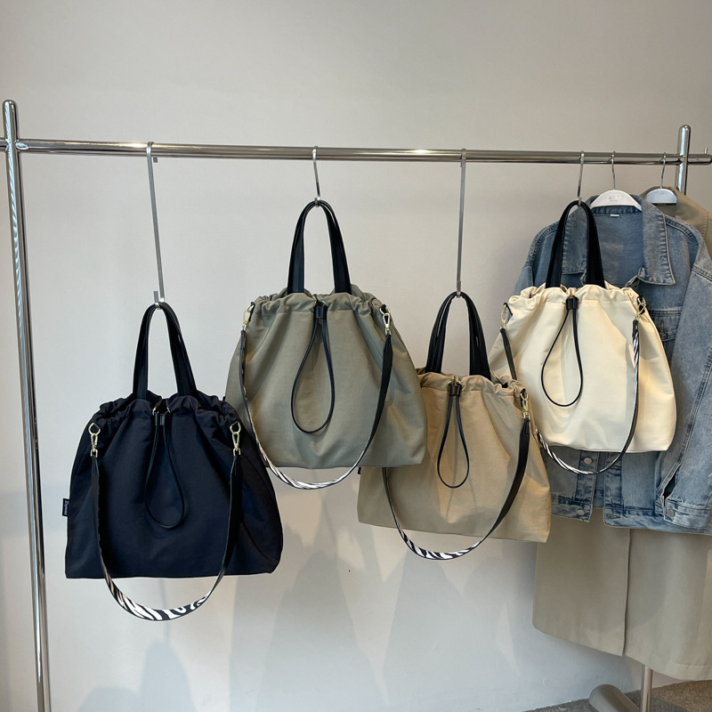 Minimalist Fashion for Women New Korean Style Simple Shoulder Trendy Crossbody Fashionable Casual Bucket Bag