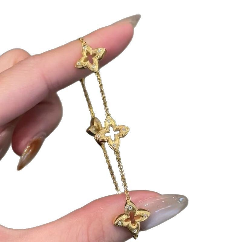 Real Gold Plated Zircon Rhombus Flower Fashionable Elegant Bracelet Light High-end Feel Women's Jewelry