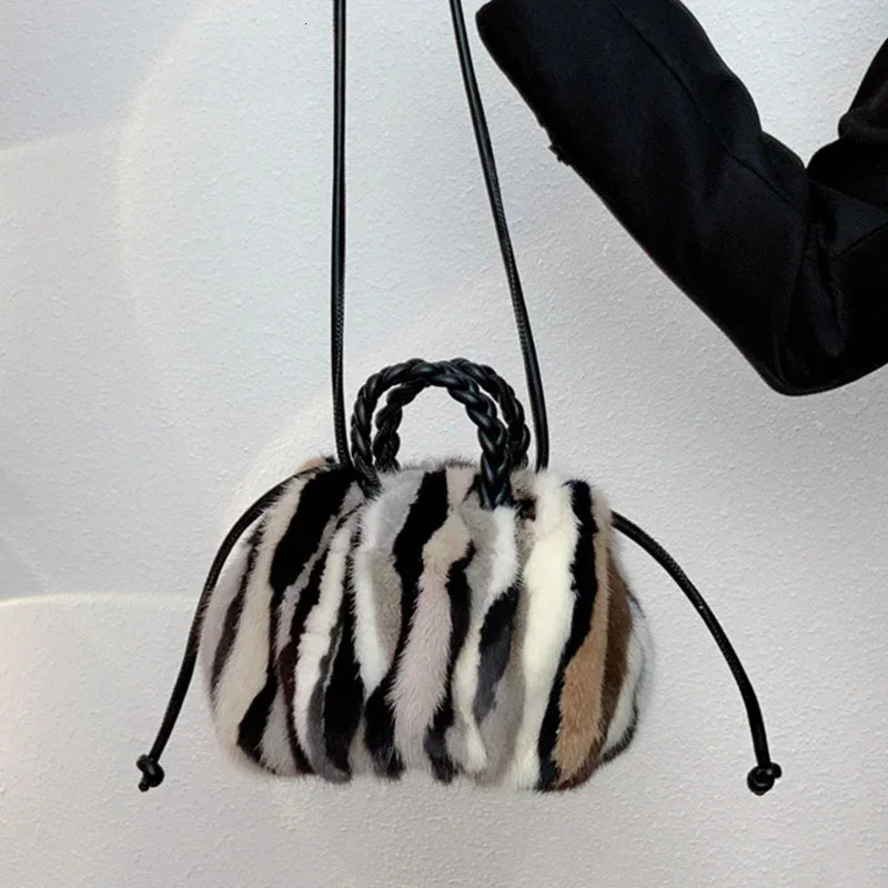 Natural Mink Fur Bag for Women Leather Handbag Plush Casual Lady Winter Shoulder Fashion Exquisite Shopping 250811