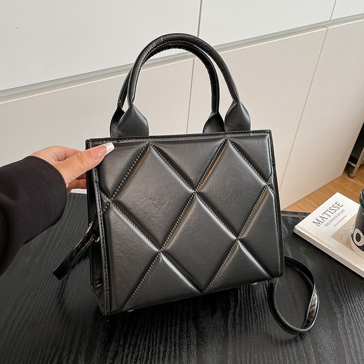 2025 Autumn New Women s Shoulder Bag Quilted Embroidered Women s Small Square Bag bag Autumn New Large Capacity Women s Crossbody Bag Autumn New Desig