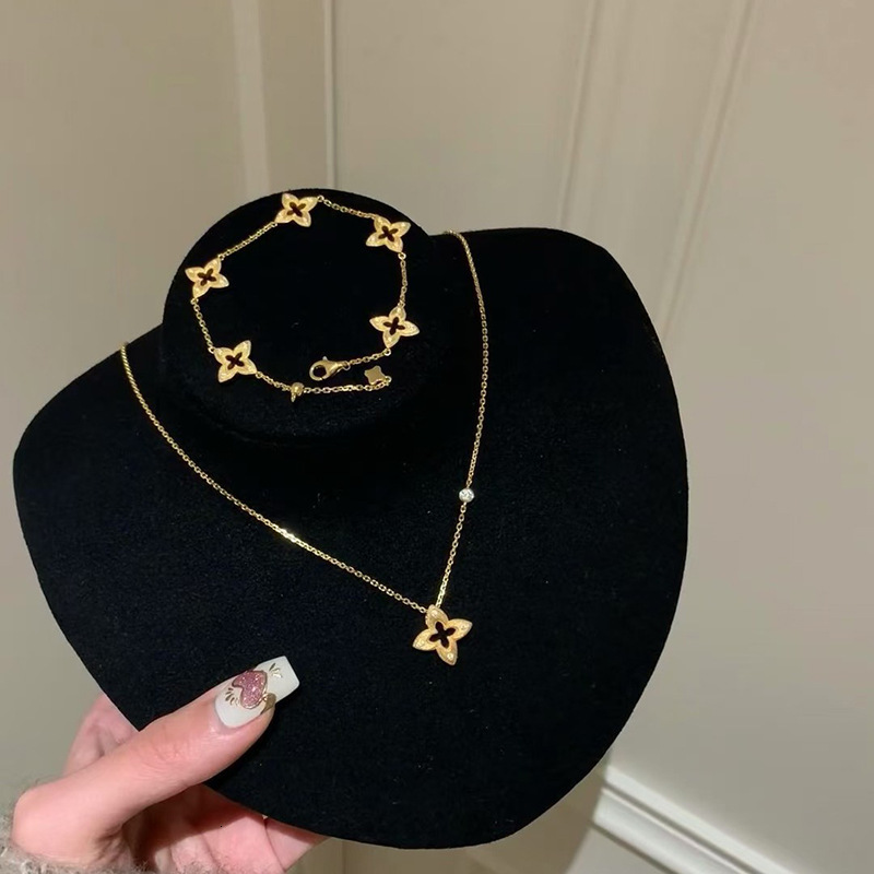 Real Gold Plated Zircon Rhombus Flower Fashionable Elegant Bracelet Light High-end Feel Women's Jewelry