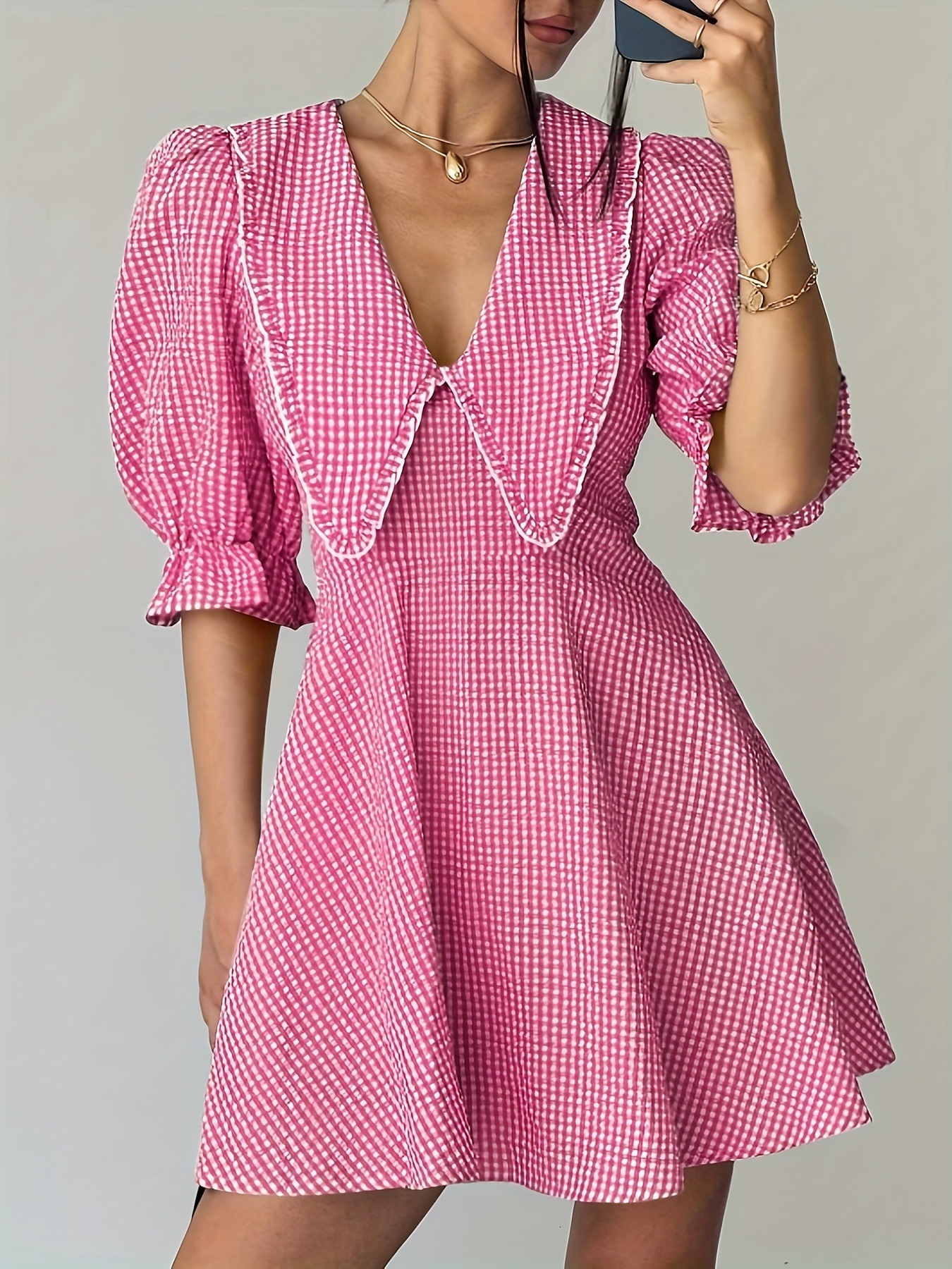 2025 Summer New Beauty Style trend Fashion Summer New Sweet and Spicy Temperament Checkered V-neck Bubble Sleeve Waist Dress New Designer
