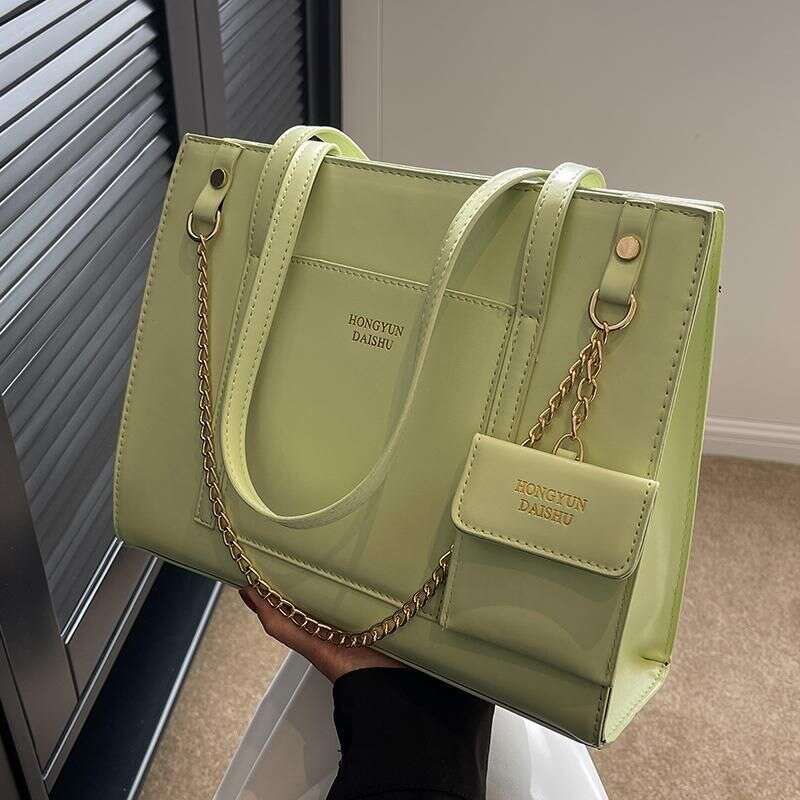 Women's spring and summer with new fashion texture shoulder women's chain commuter Tote bag