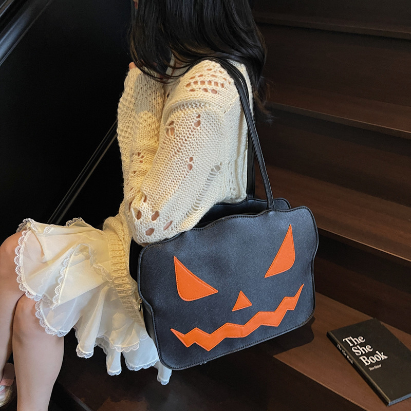 2025 New Halloween Pumpkin Single Shoulder for Women Fashionable Quirky Small Crossbody Bag ddmymoon
