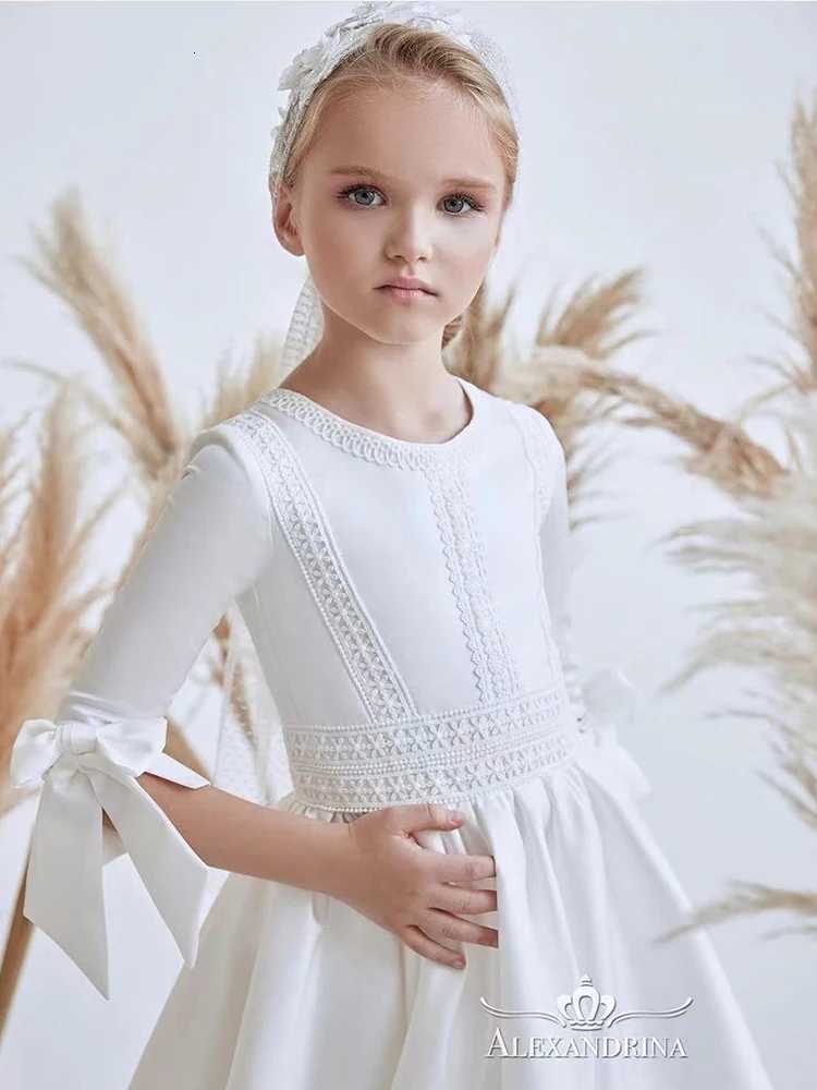2024 White Satin Elegant Flower Girl Dress for Wedding Half Sleeve Lace with Bows Ball Gown First Communion Dresses for Girls W250811