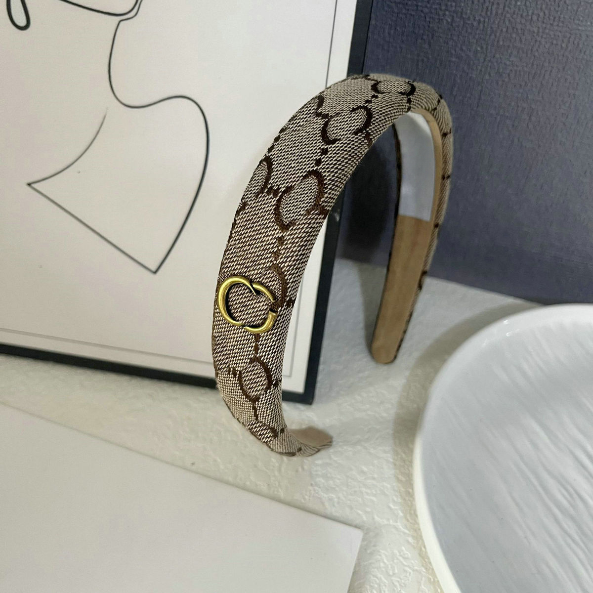 Vintage Headband Designer Hair Hoop Women Versatile Classic Letter Hair Band Romantic Couple Gift Headwear Ornament Family Black Brand