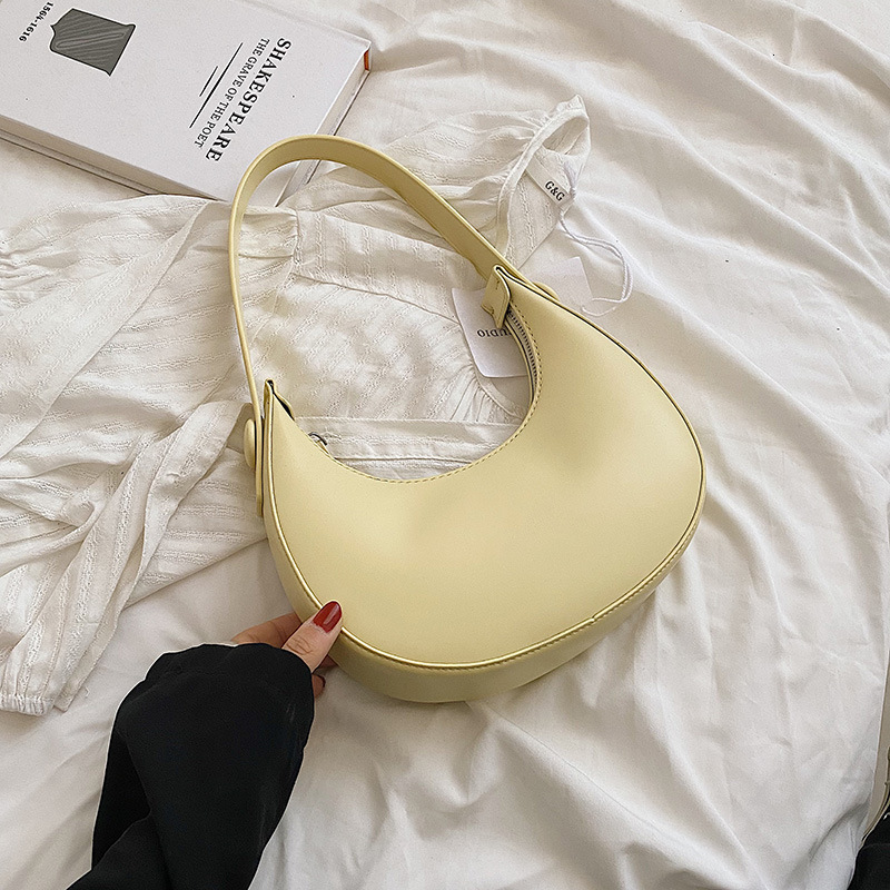 2025 autumn new retro women's shoulder bag fashion niche design casual women's crossbody bag texture armpit bag designer bag