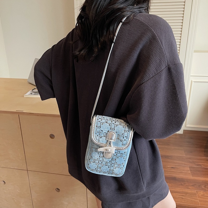 This Year's Trendy Small Bags for Women 2025 New Super Popular Denim Fabric Phone Versatile Shoulder Crossbody Bag ddmymoon