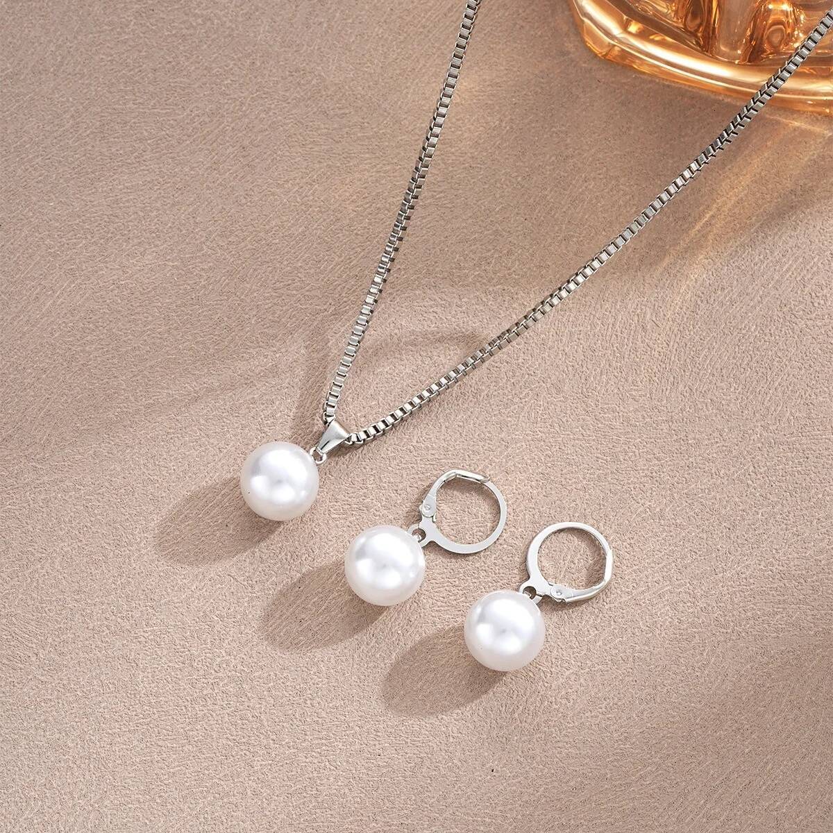 3 Pcs Round Pearl Of Earring Pendant Necklace For Women Exquisite Fashion Rhinestone Double Wedding Jewelry Set Gift