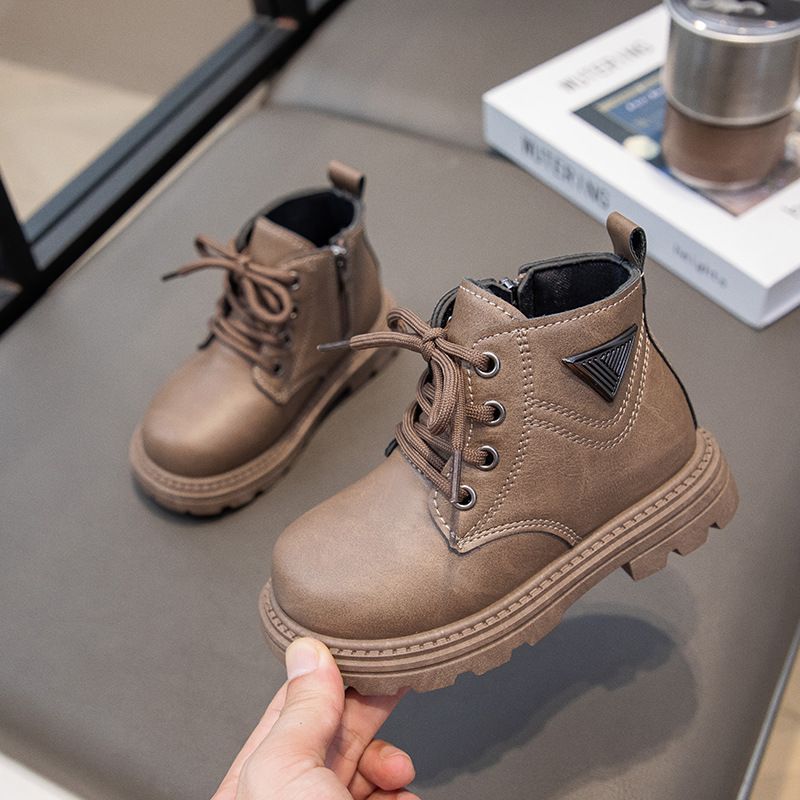 2025 Autumn New Toddler Short Boots for Kids Handsome Triangular Metal Decos Boys Motorcycle Boots Casual Leather Shoes Sizes 21 - 32