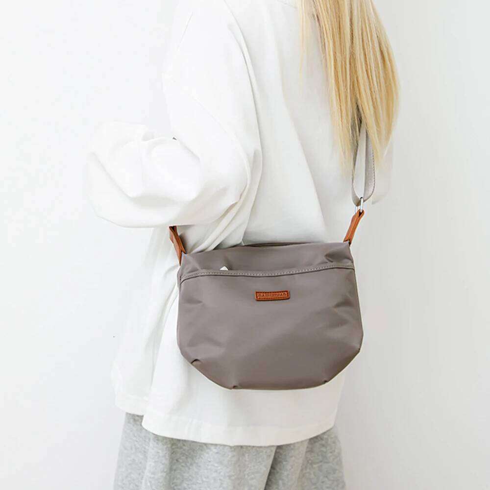 Waterproof Nylon Crossbody Commuter Women's Single Shoulder Versatile Large Capacity Messenger Bag New Lightweight