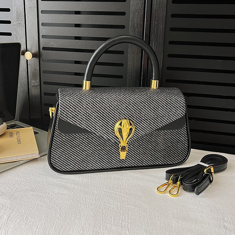 Free Shipping 2025 New Women's Designer Lychee Pattern Lock Simple Casual Slanted Shoulder Handbag Women's Small Square Bag Wallet Dinner Ba