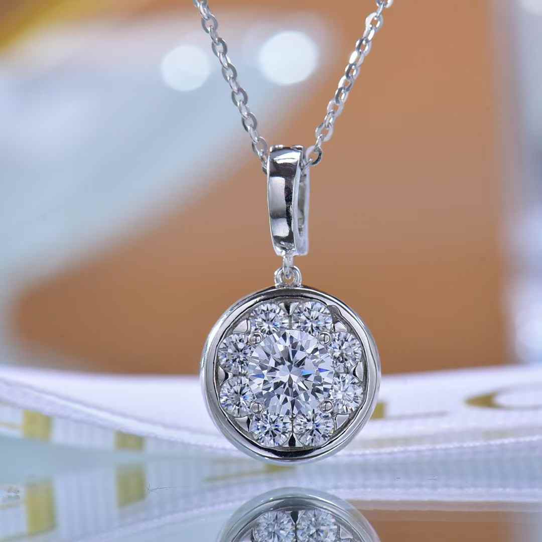 Moissanite Pendant Necklace Classic Round Sparkly Design Diamond Look Gem for Everyday Special Occasions Daily Wear Gifting