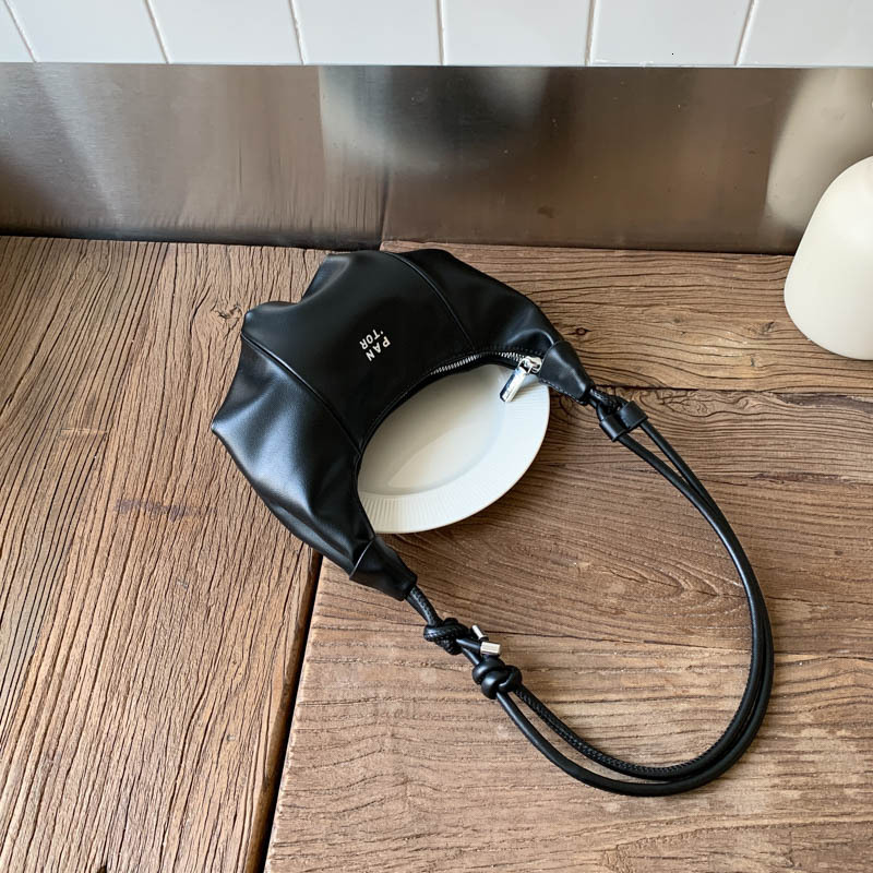 Casual Commuting Dumpling for Women 2025 New Trendy Fashion Versatile Shoulder with Wrinkled Loose Feel Crossbody Bag ddmymoon