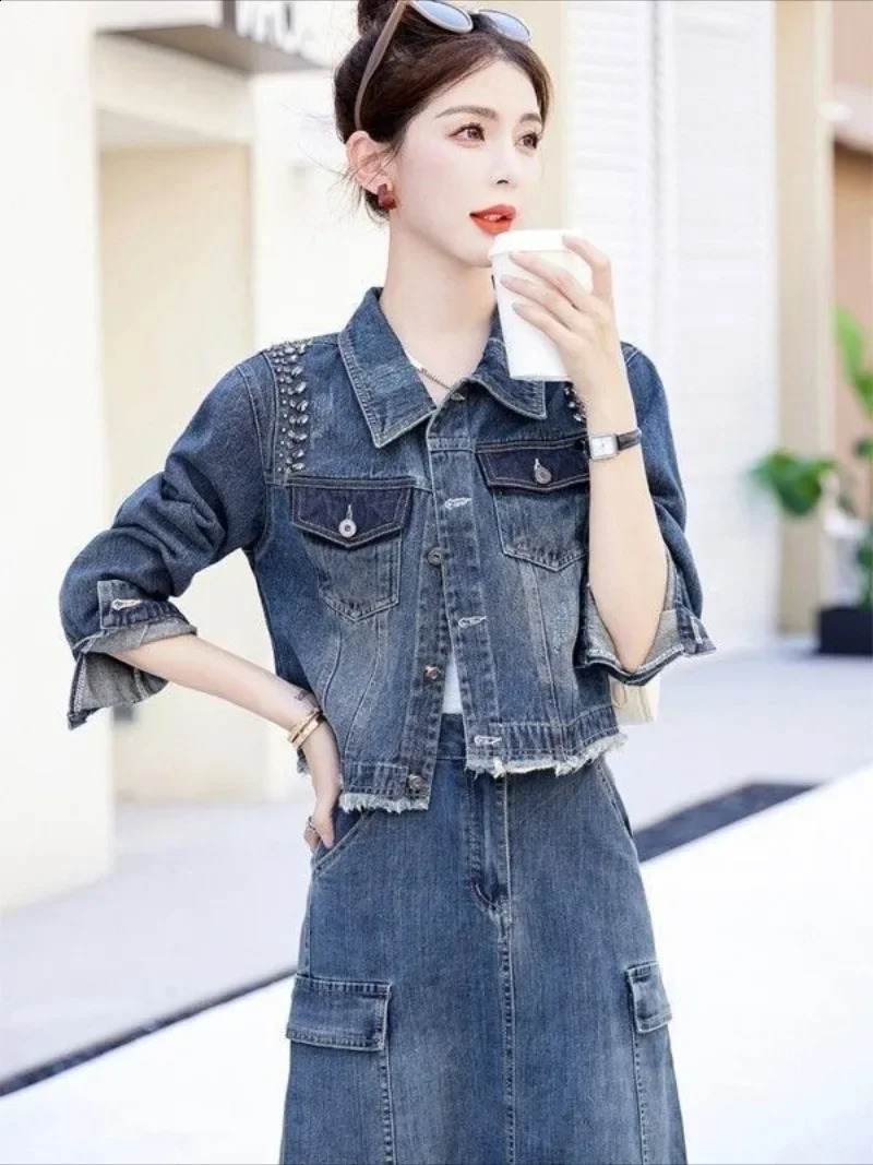 Female Jeans Coats Crop Black Small Diamonds Short with Rhinestones Sequin Studded Womens Denim Jackets Streetwear Original 250804