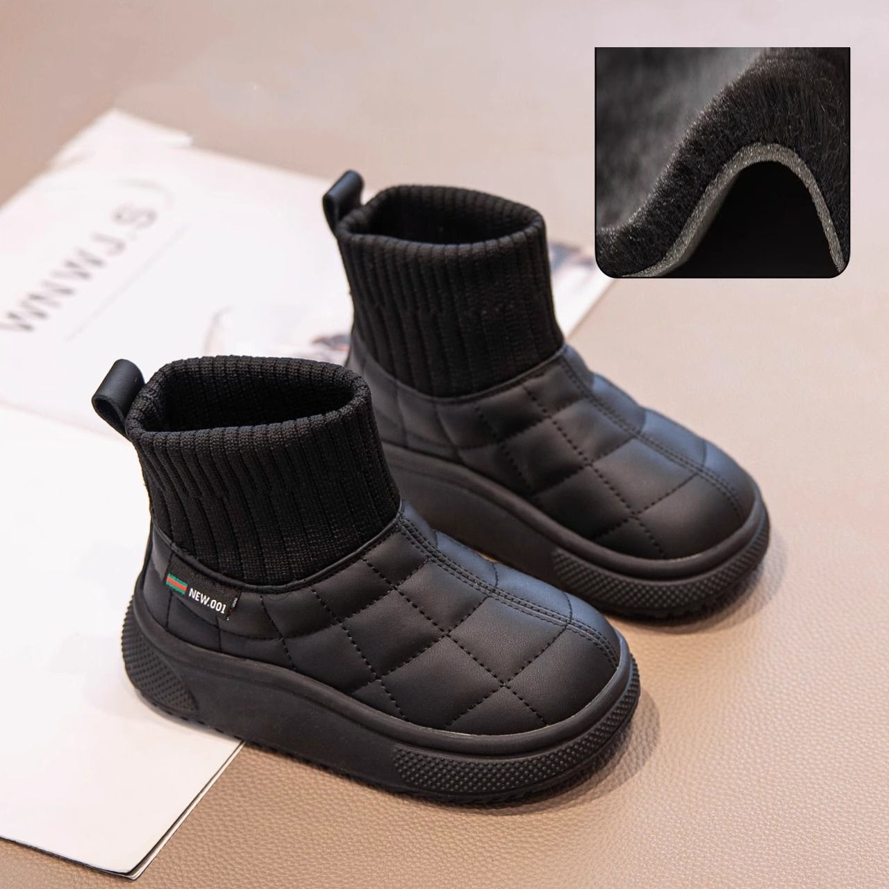 2025 New Solid Color Fashion Plaid Kids Casual Snow Boots Plush Winter Soft Baby Boys Girls Short Boots Cutefeet Toddler Cotton Shoes Sizes 26 - 37 C0