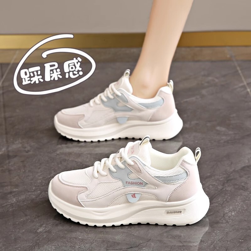New women's cushioned sports shoes for summer shock-absorbing running lightweight soft sole ultra light anti slip dad shoes designer sports shoes