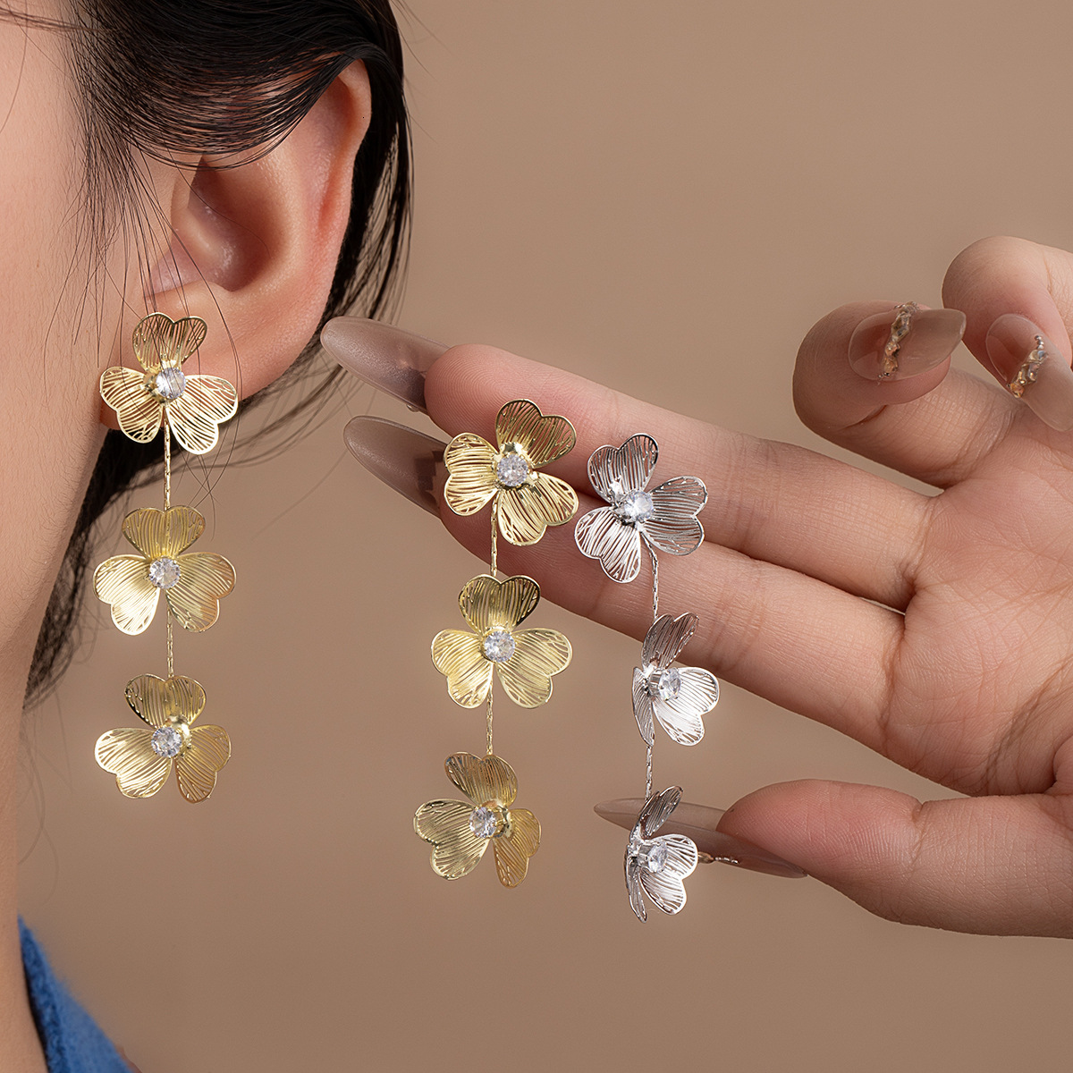 Golden Hollow Inlaid Dia Clover Tassel High-End Light Niche Fashion Elegant Exquisite Statement Earrings