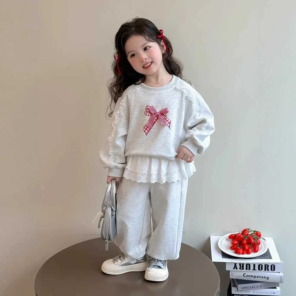 2025 Autumn Children Girls 2 Piece Set Cotton Lace Long Sleeve Red Bow Sweatshirt Suit Loose Kid Girl Gray Sports Pants Tracksuit Z250811
