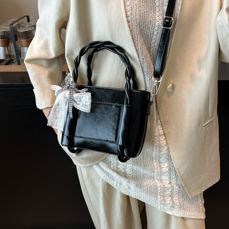 High-End Handbag for Women 2025 New Trendy Versatile Textured Shoulder Commuter Crossbody Bucket Bag ddmymoon