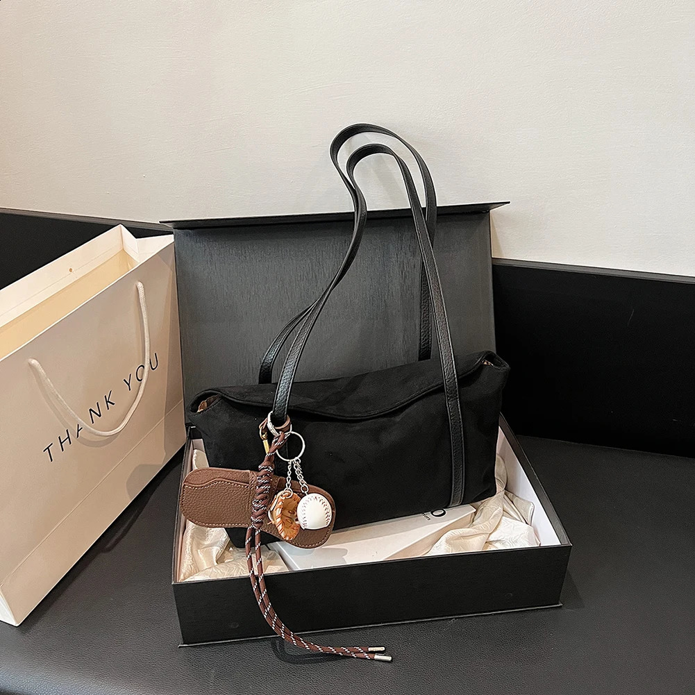 Women Suede Shoulder Bag with Inner Pocket Flap Underarm Bag Faux Suede Solid Color Handbag Satchel Bag Clutch Purse for Travel 250809