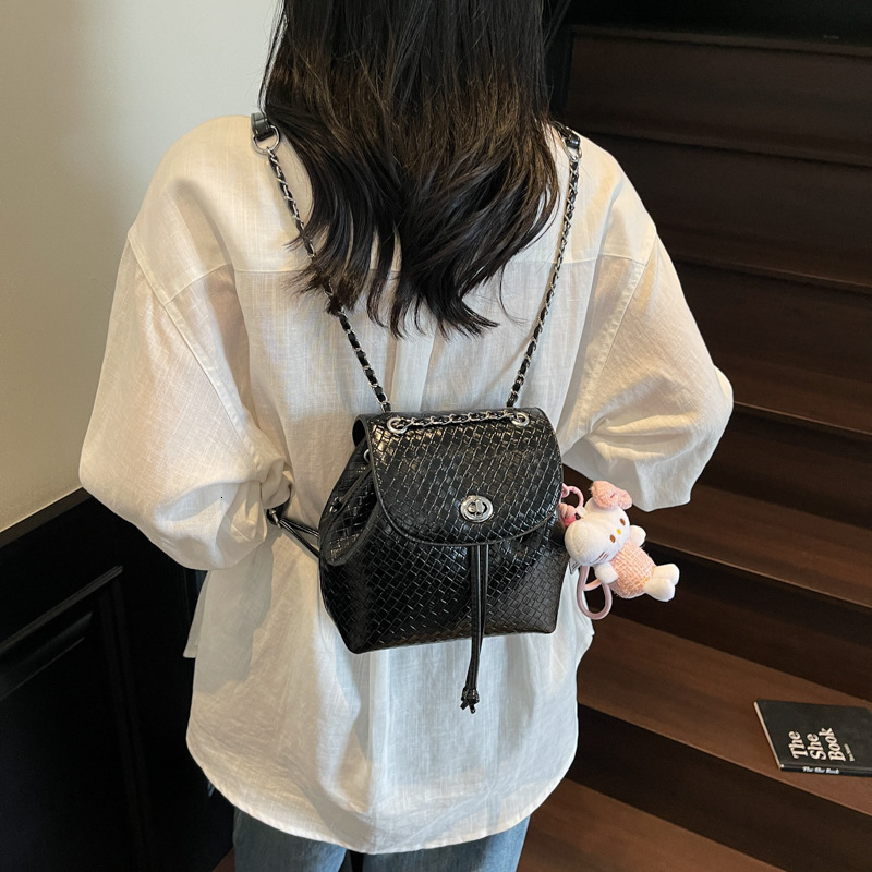High-End Chain for Women 2025 New Fashionable Double Bag Trendy Single Shoulder Handbag Commuter Small Backpack ddmymoon