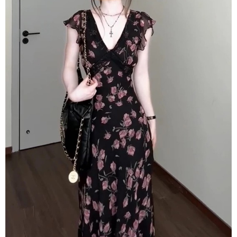 2025 Summer New Women's Black V-neck Rose Dress Summer trend New Elegant Waist Lace Small Drifting Sleeves Chiffon Long Dress New Designer