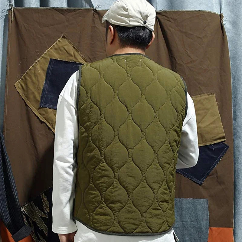 Vintage Cotton Padded Vest Mens Sleeveless Quilted Jacket Thick Warm Casual Working Outerwear Men Autumn Winter 250805