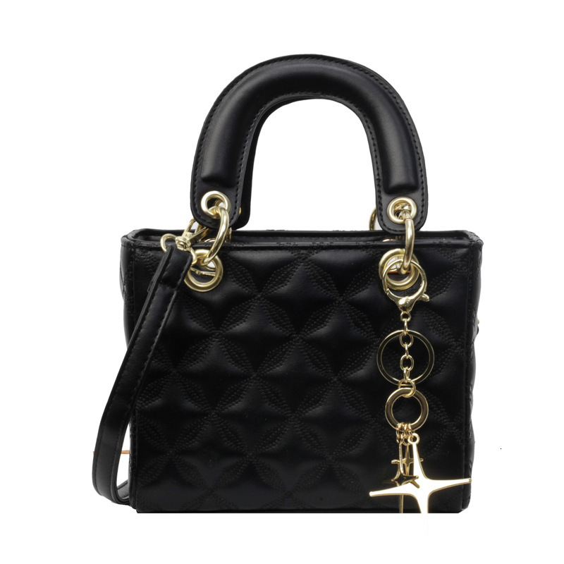 Niche Design Handbag Princess Diana Style Women 2025 New High-end Fashion Quilted Shoulder Bag Versatile Crossbody Bag