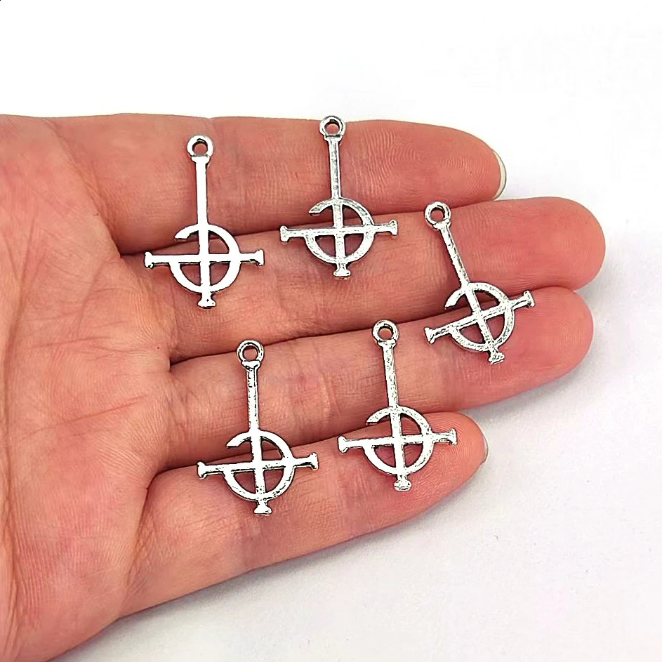 50pcs Mysterious Cross Ghost Destinys Gate Key Pendant charm Punk Cross Ghoul chain Ghost Band Grucifix Pope emeritus DIY 250807