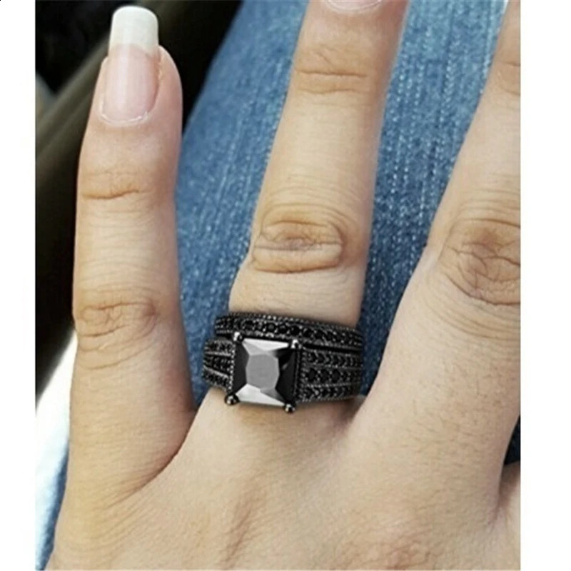 Fashion Couple Jewelry Lovers Rings Black Zircon Engagement Ring Set Mens Stainless Steel Wedding Band Anniversary Gift 250805