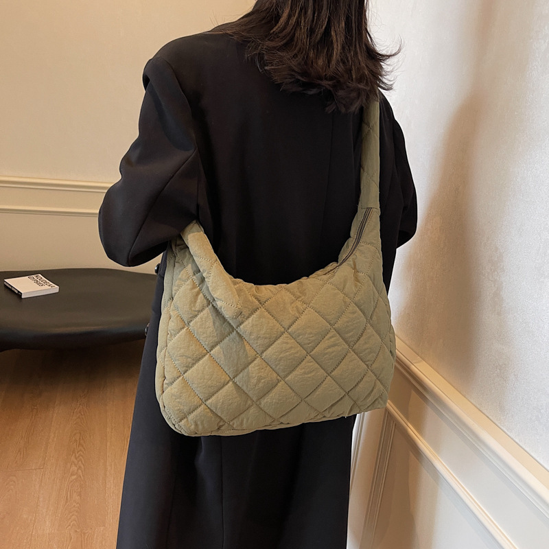 Design Quilted Cotton for Women New Versatile Fashionable Single Shoulder Crossbody Underarm Bag
