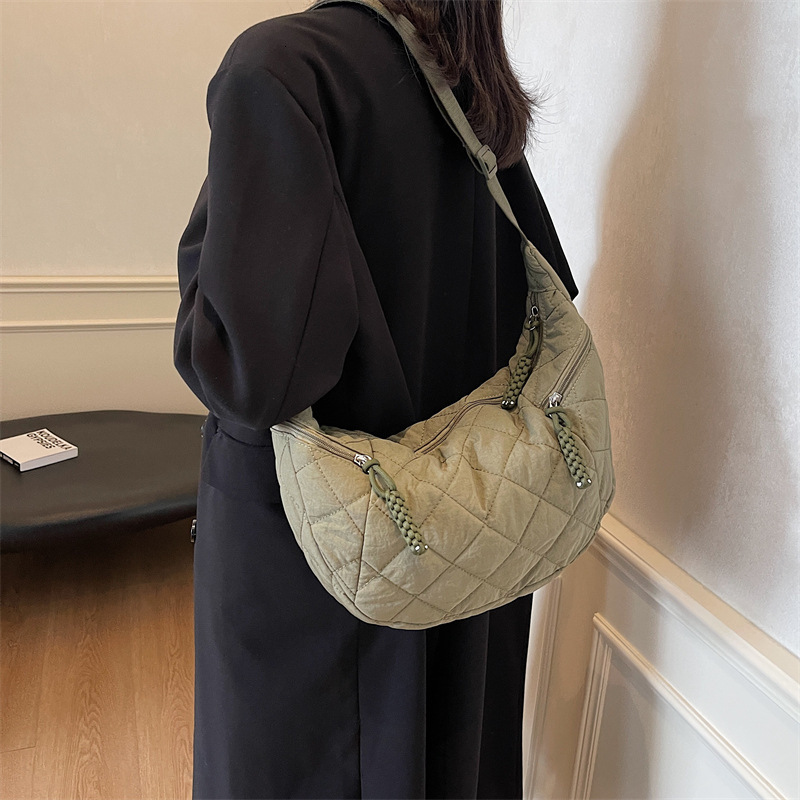 Quilted Dumpling Autumn Winter Versatile Casual Large Capacity Cloth Lightweight Commuter Shoulder Crossbody Bag for Women