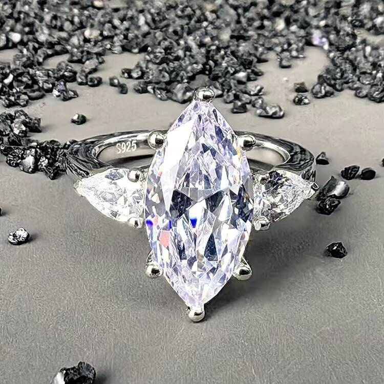 Factory Trendy Rhodium Plated S925 Silver Fine Jewelry Delicate Moissanite Three Stone Ring for Women Engagement Wedding Gift